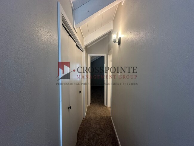 Building Photo - Coming Soon- 3 Bedroom 2 Bath in Whitehouse!