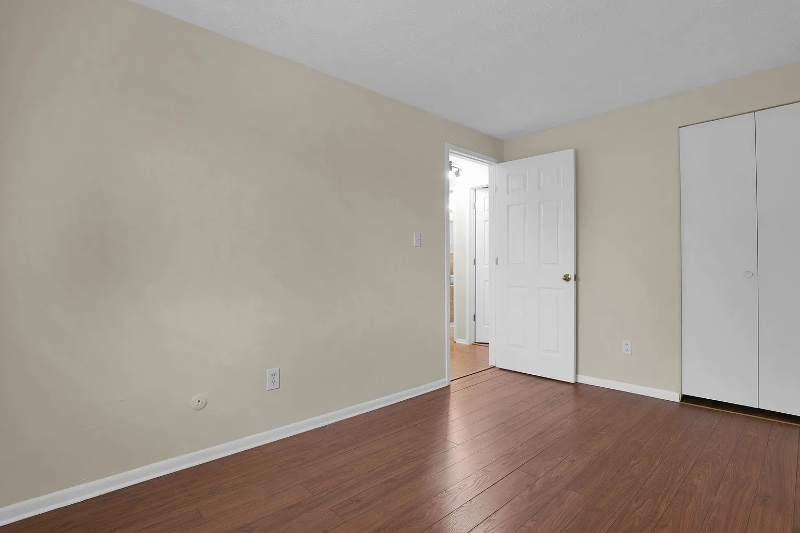 Building Photo - 2464 Queenswood Dr