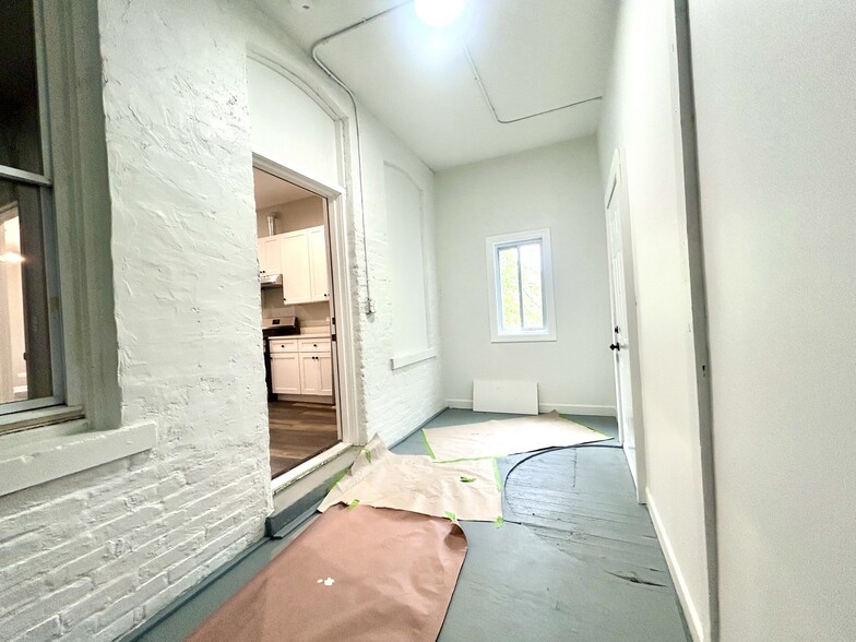 Building Photo - 6712 S. Parnell Ave