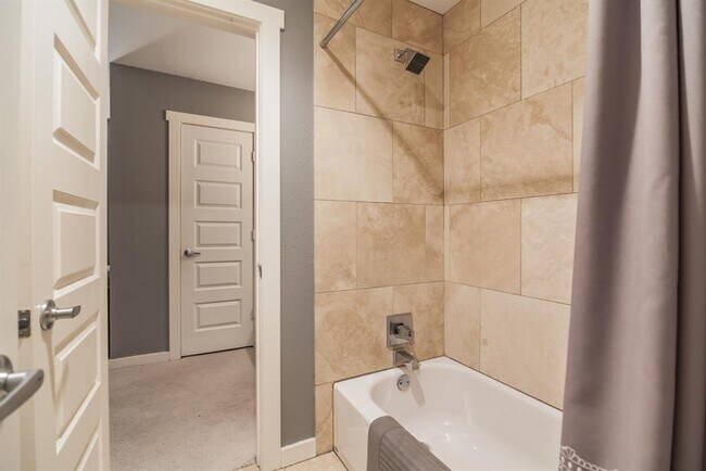 Building Photo - 3214 Clawson Rd