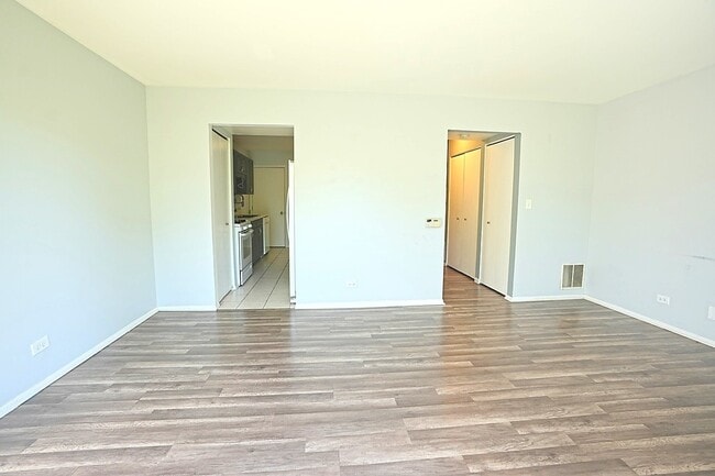 Building Photo - 2684 Waterford Ct