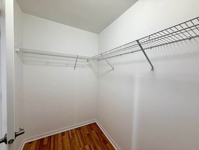 Building Photo - 362 Town Pl Cir