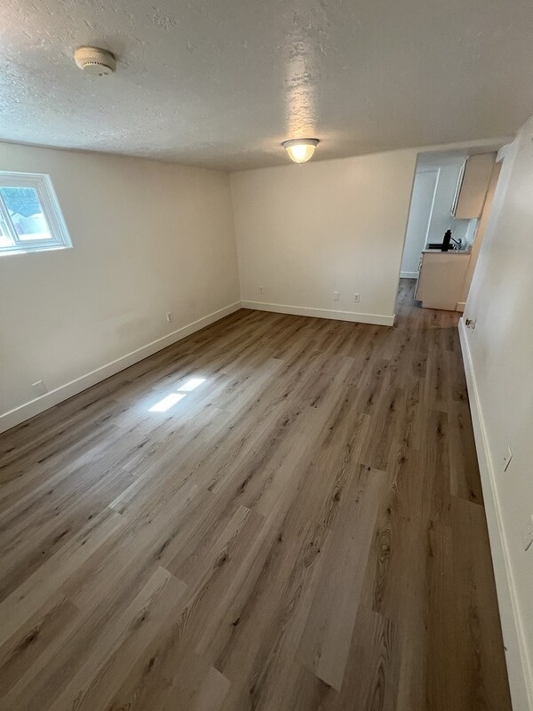 Building Photo - 616 N 300 E