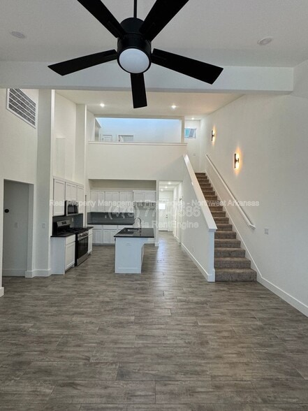Building Photo - 720 Sun Meadow Dr