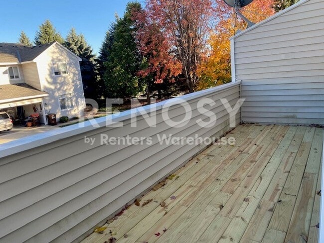 Building Photo - Available now - Spacious 2 Bedroom 2 Bath Townhome in Woodbury