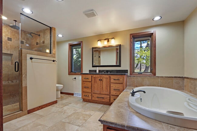 Building Photo - 6147 Taylor Ave