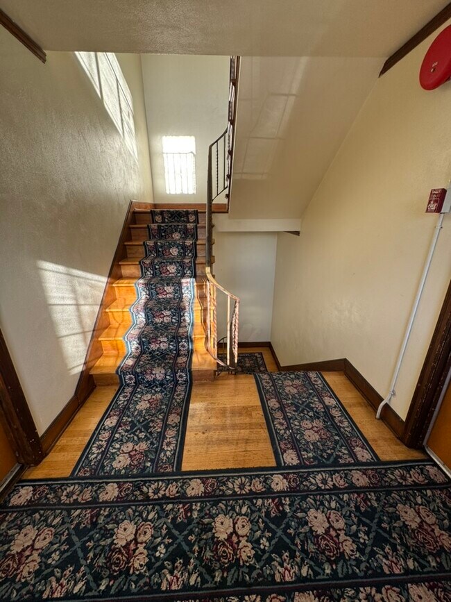 Building Photo - Stephens Properties 1325