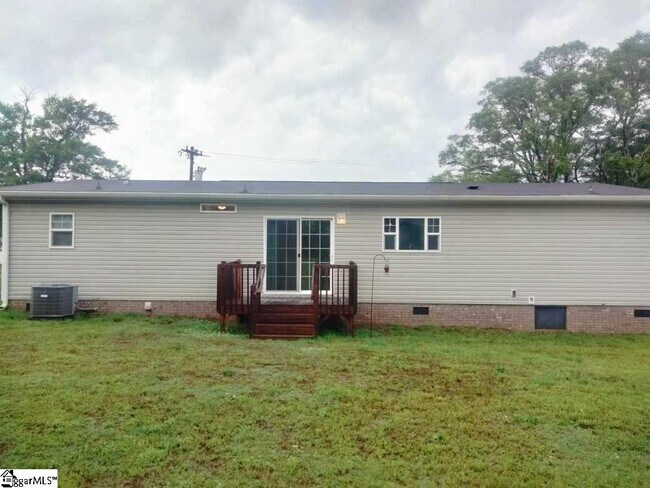 Building Photo - 5 Charles St