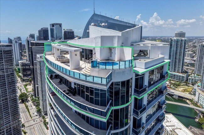 Building Photo - 200 Biscayne Blvd Way
