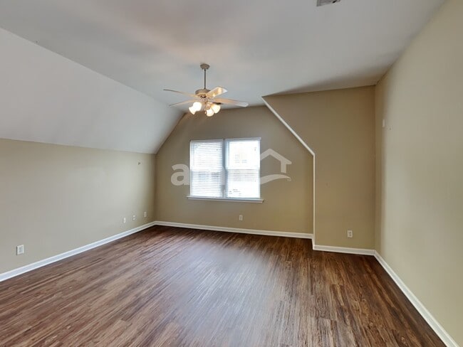 Building Photo - 1403 Bern Dr