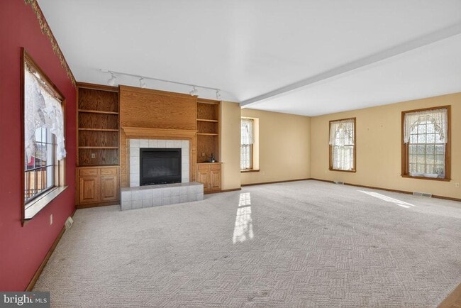 Building Photo - 5289 PA-309