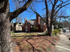Building Photo - 815 W Johnson St
