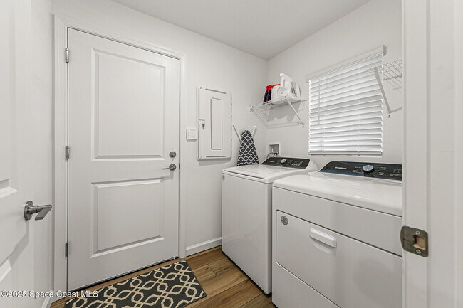 Building Photo - 1377 Colebrook Cir SW