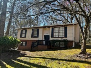 Building Photo - Spacious 4BR House in Lithonia