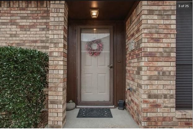 Building Photo - 2024 Greenview Dr