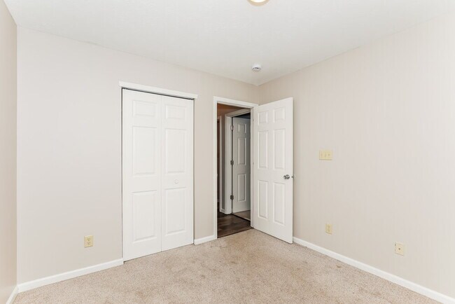 Building Photo - 5519 Story Ct