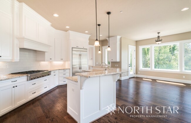 Building Photo - Executive Custom Home with River View on Acreage in West Linn