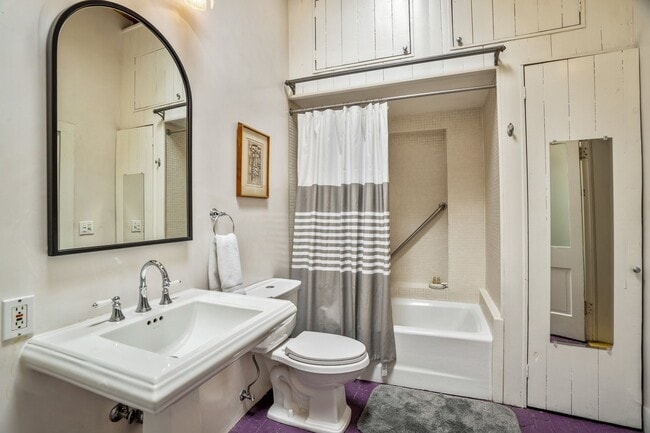 Building Photo - 573 W San Francisco St