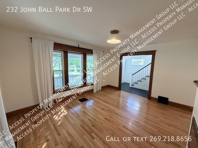 Building Photo - 232 John Ball Park Dr SW