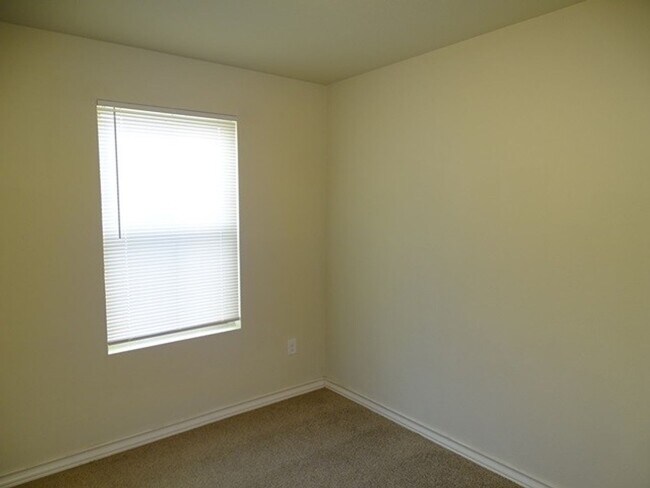 Building Photo - 7117 Micayla Cv