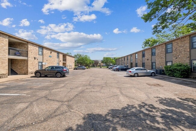 Building Photo - Charming 2BR Condo in Waco