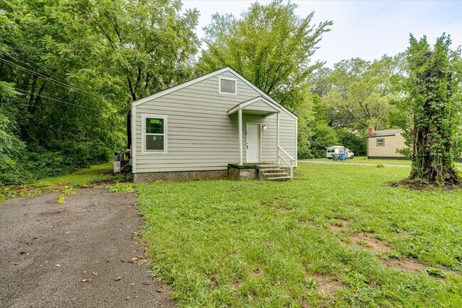 Building Photo - 4700 Montview Dr