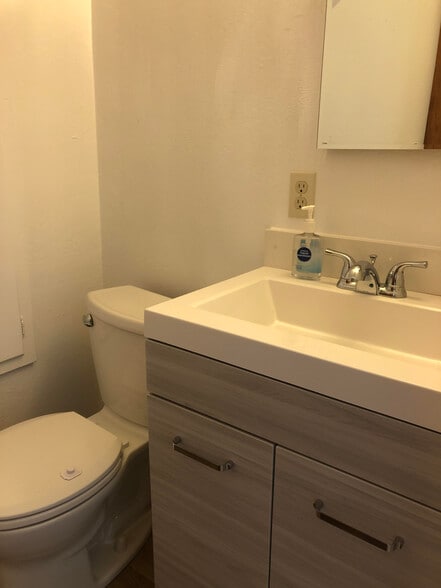 Building Photo - 1733 Noranda Dr