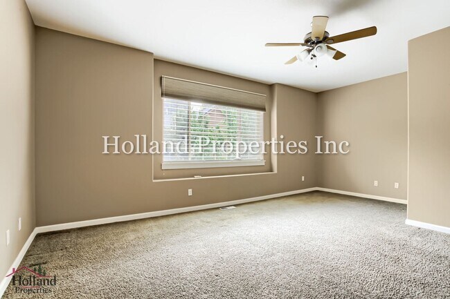 Building Photo - 4949 SW 141st Ave