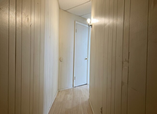 Building Photo - 123 Park Ave