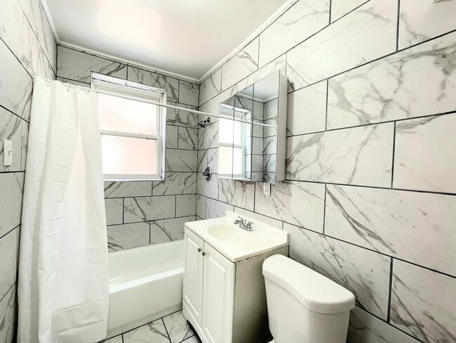 Building Photo - 7202 Lyndover Pl