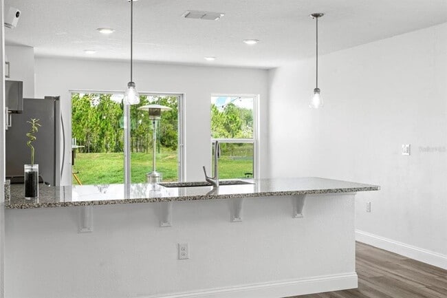 Building Photo - 212 Miles Ct