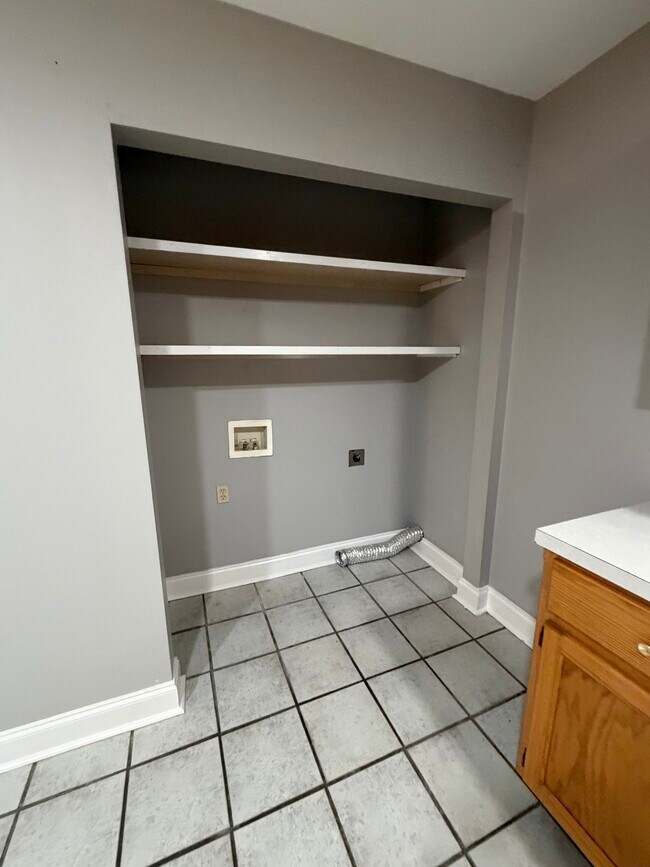 Building Photo - Crystal Lake Apartments