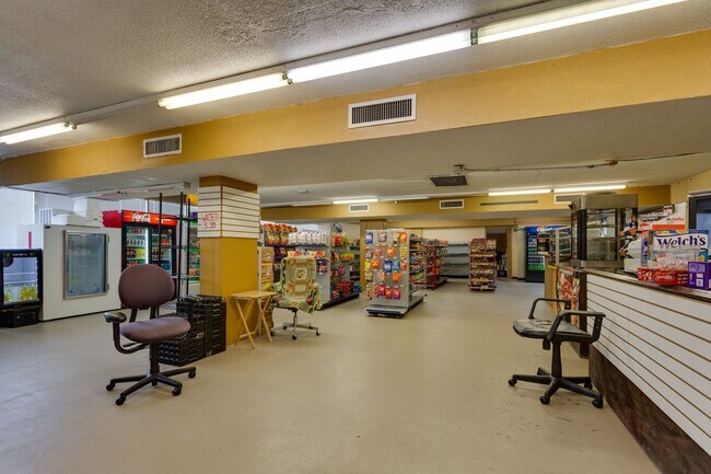 Building Photo - Studio Condo with all utilities included for rent!