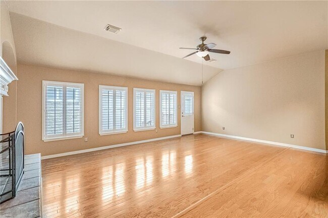 Building Photo - 27 Troon Dr