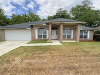 Building Photo - 11619 Greenland Hideaway Dr E