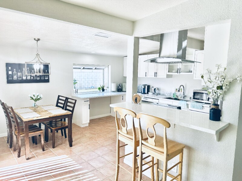 Building Photo - 927 N Garden St