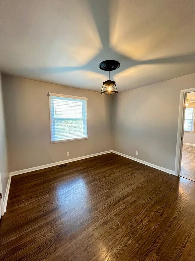 Building Photo - Country Ranch Available Now!