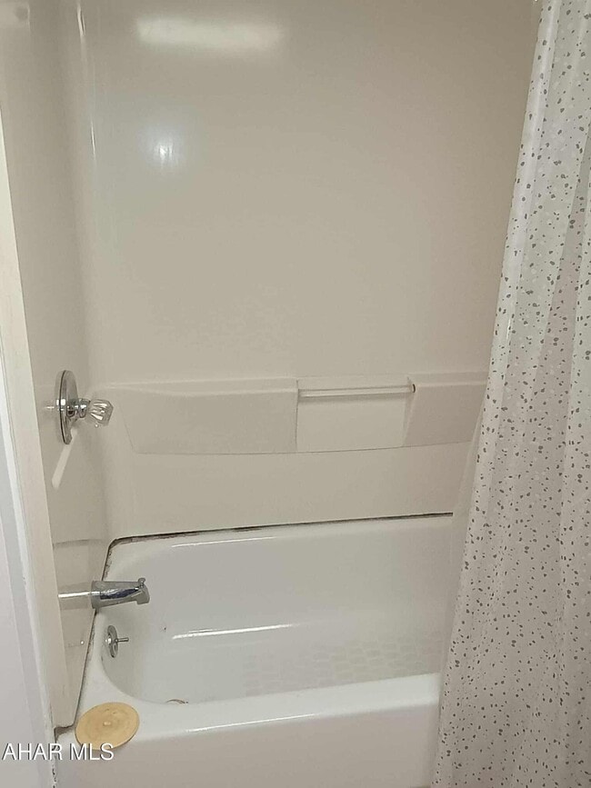 Building Photo - 106 Ruskin Dr