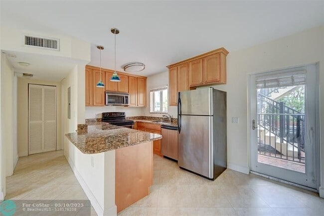 Primary Photo - 410 SW 15th St