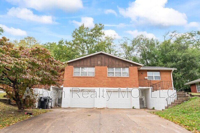 Building Photo - 1206-1208 N Cottage St