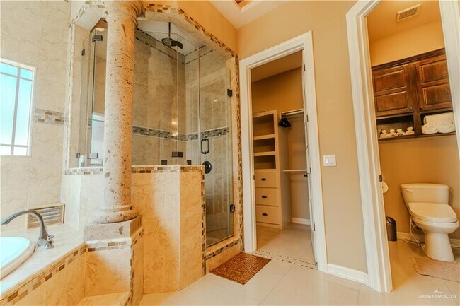 Building Photo - 45 Monroe Ave