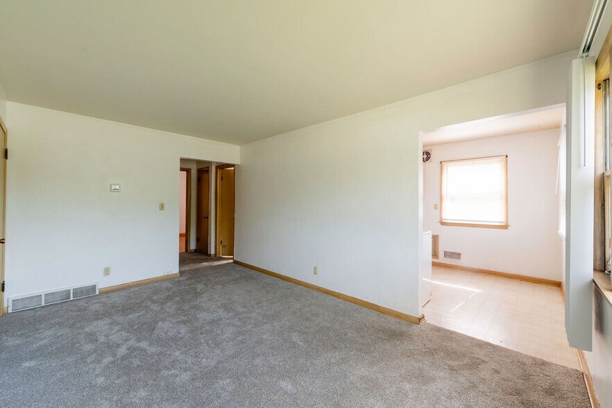 Building Photo - 7210 W Oklahoma Ave