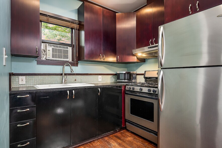 Building Photo - 1208 E Thomas St