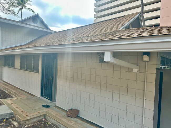 Building Photo - Single level 3 bedroom 2 bath townhome in ...