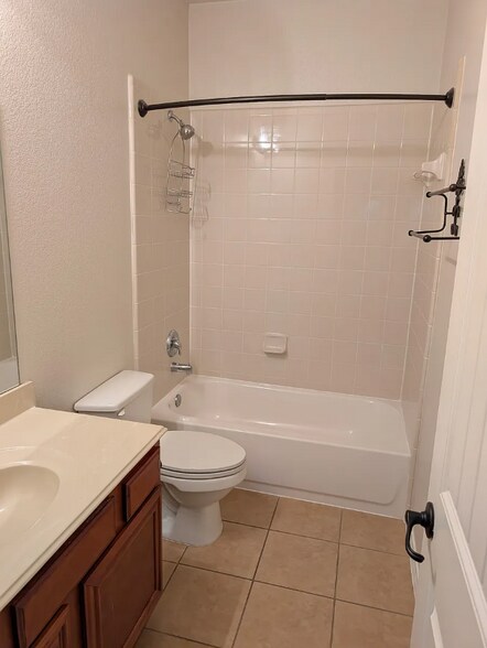 Building Photo - 9704 Tipperary Dr