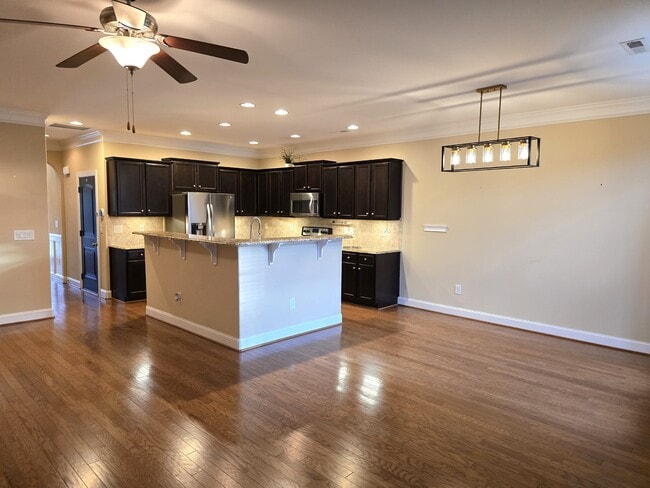 Building Photo - 716 Carneros Ci