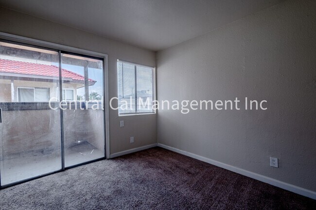 Building Photo - 813 Karma Ct