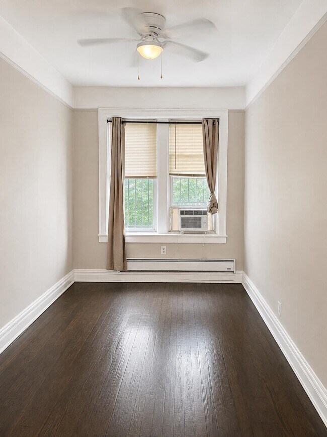 Building Photo - 14 Wallis Ave