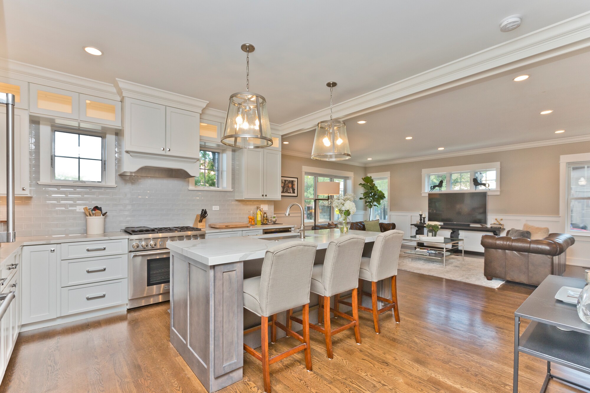 Building Photo - 4753 N Hamilton Ave