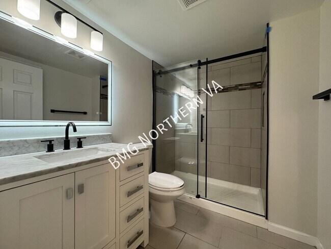Building Photo - 1109 Hillcrest Dr SW